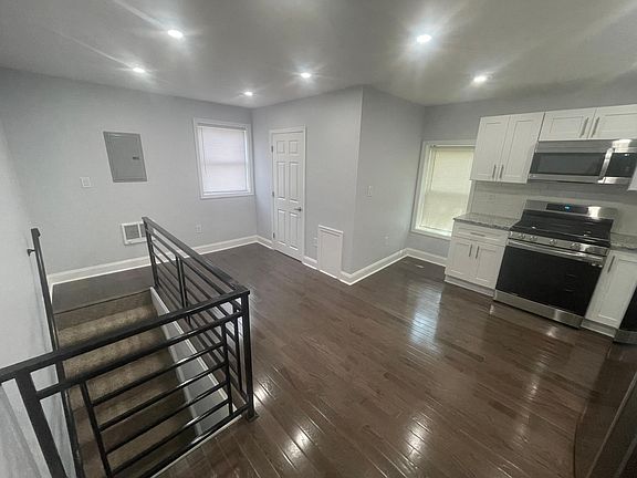 3rd image of 4647 Penn St Floor 3