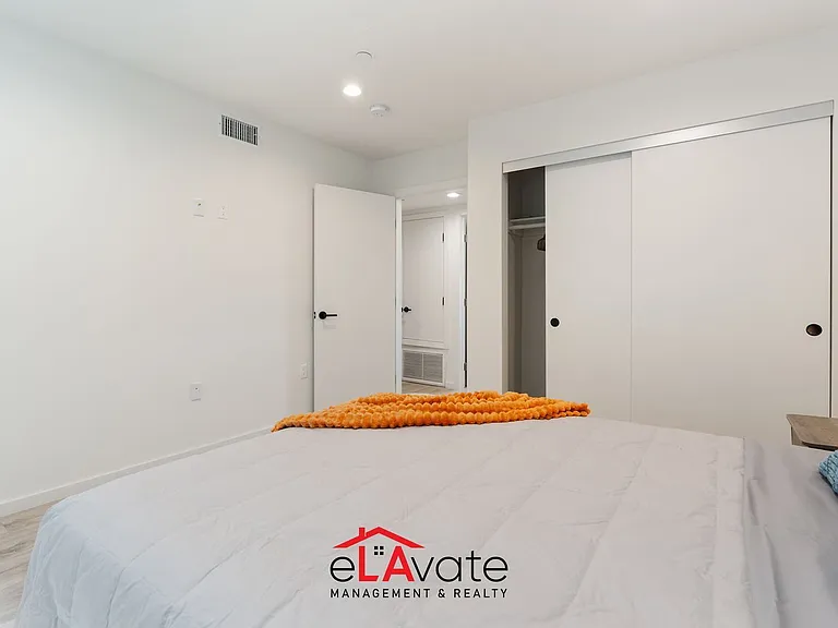 1035 N Serrano Ave #3 — Photo 9