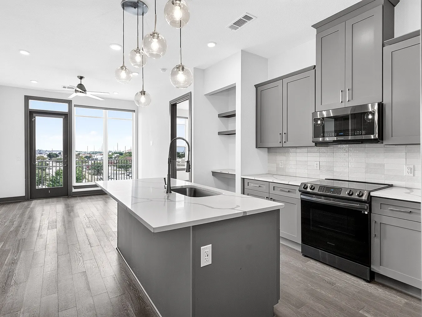 2 bed, 1174 sqft, $2,050 — Photo 1