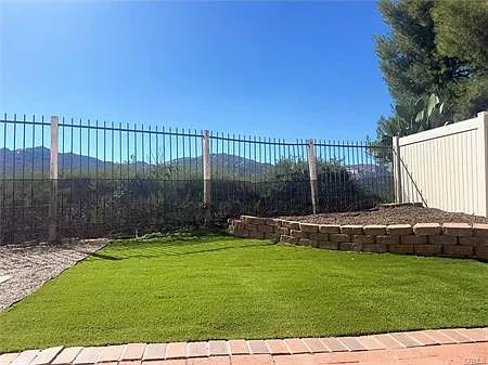 3 bed, 2.5 bath, 2258 sqft, $3,400 — Photo 2