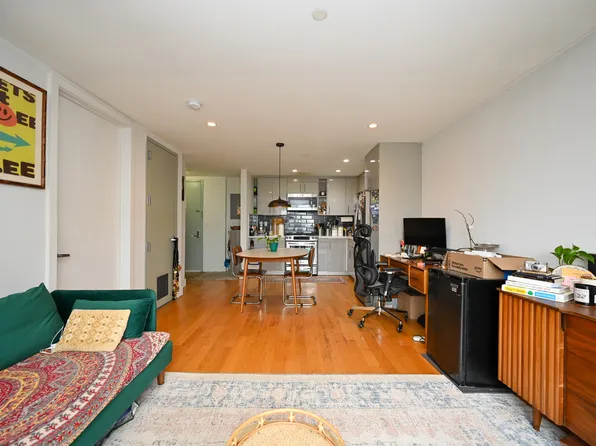 63-34 Fresh Pd Road image 7 of 20