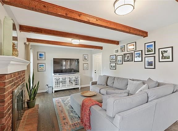 4th image of 8508 W 90th Ter