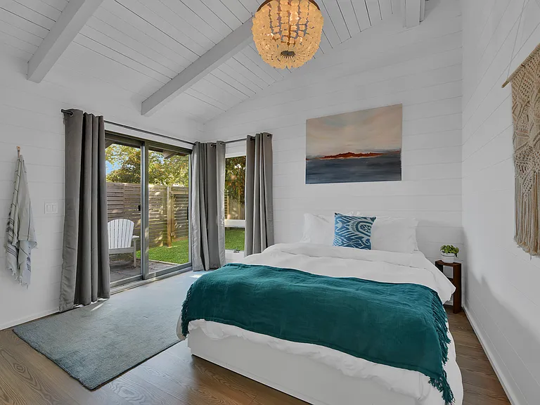 Pinetree Dr — Photo 11