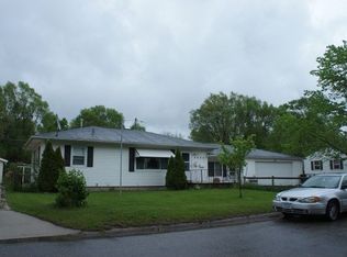 4052 Niles St, Waterloo, IA 50703