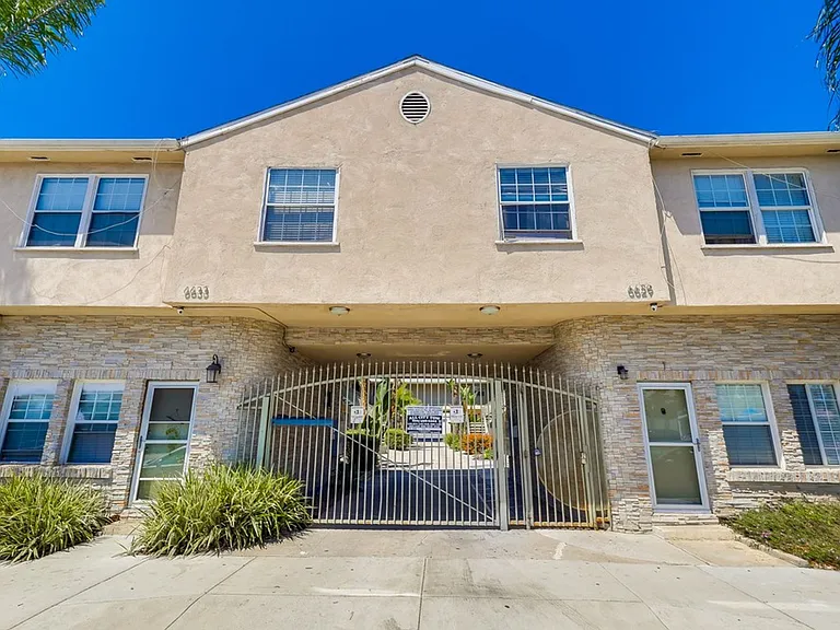 6629 S Crenshaw Blvd #15 — Photo 12