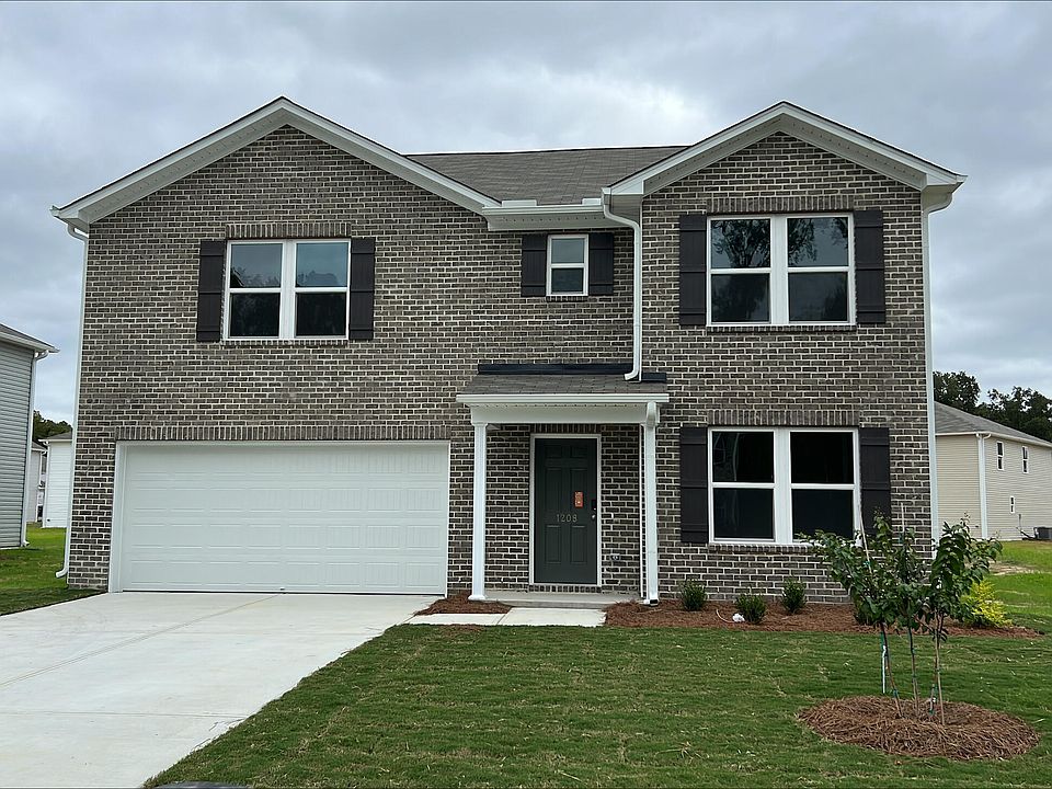 2nd image of 1208 Manor Drive