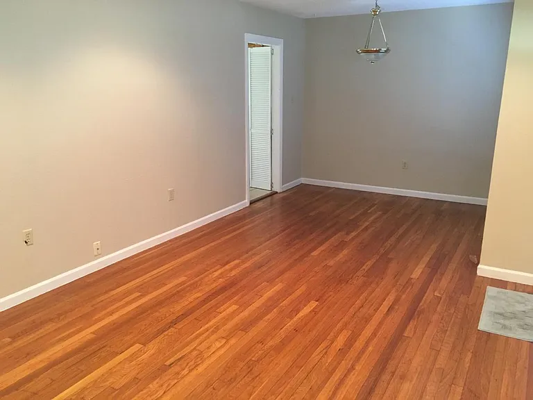 126 Manning Dr — Photo 8
