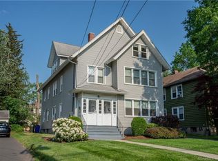 32 Bretton Rd, West Hartford, CT 06119