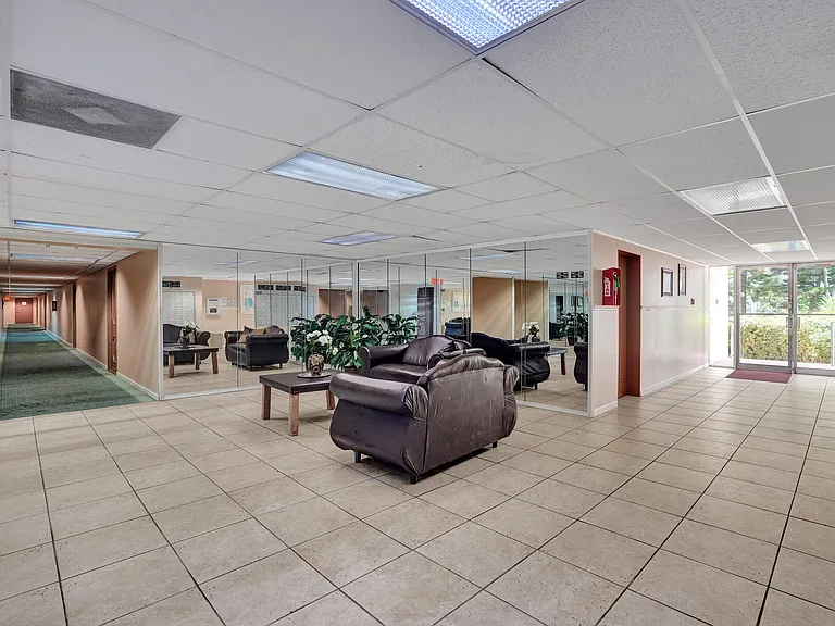 2000 Atlantic Shores Blvd #306 — Photo 3