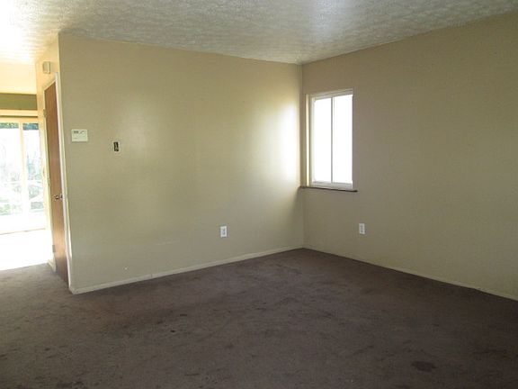 3rd image of 1752 Creekside Dr