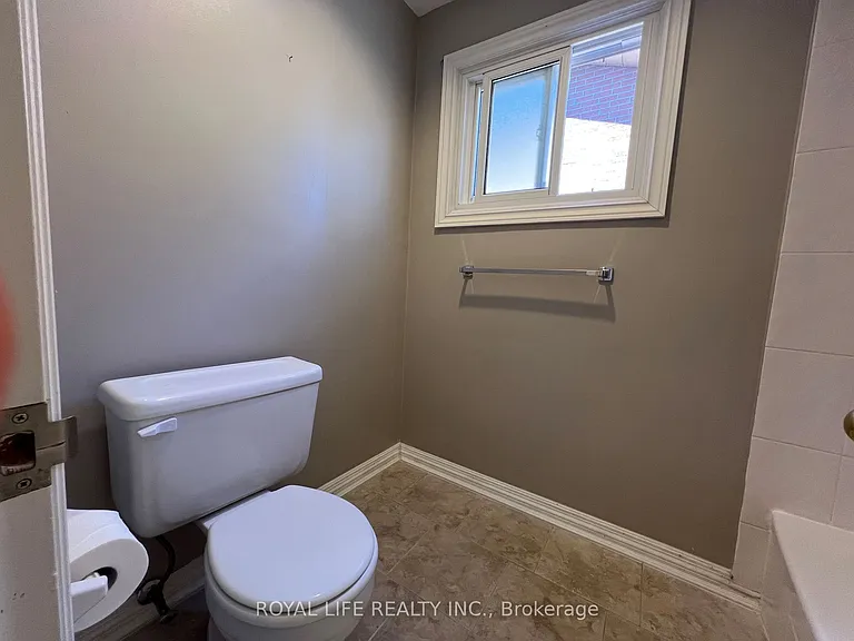 10 Saddletree Dr — Photo 29