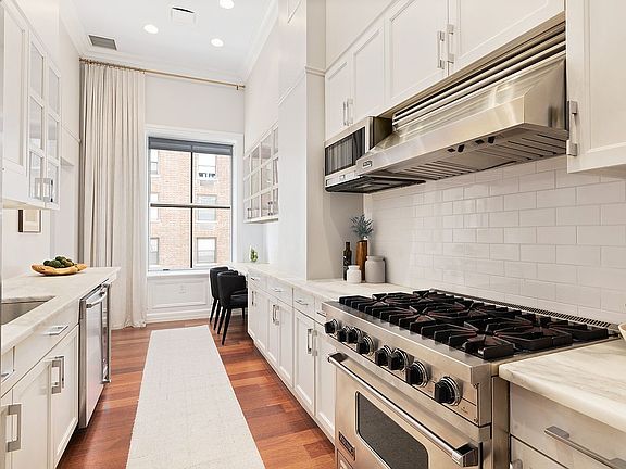 4th image of 2112 Broadway #4C