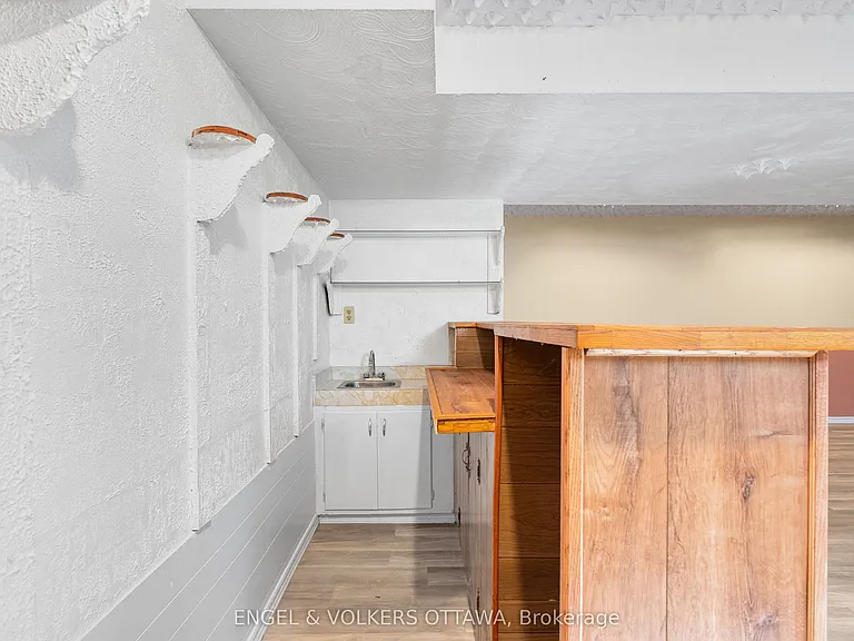 1402 Kilborn Ave — Photo 27
