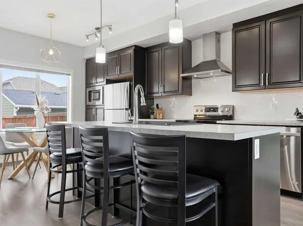 632 SW Mahogany Blvd SE, Calgary, AB T3M 1X9
