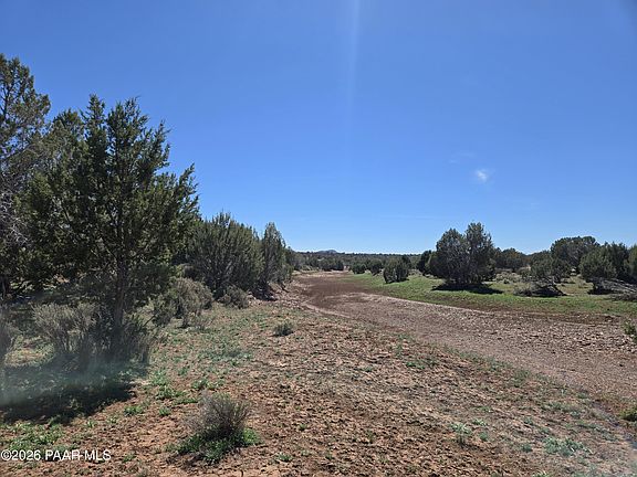 4th image of 390 N Haywire Rd