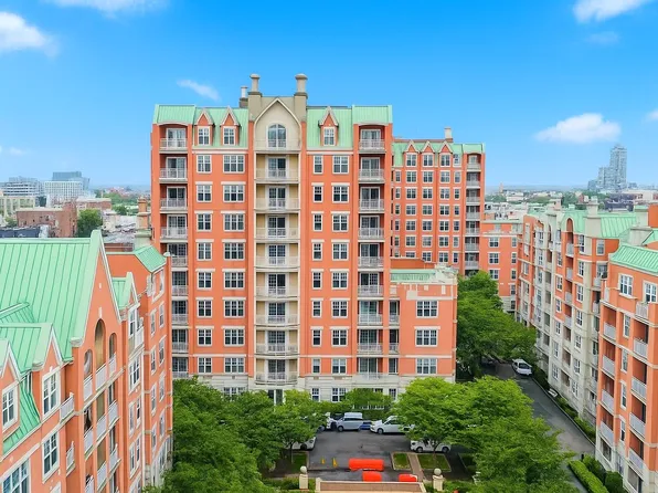 60 Oceana Drive West image 1 of 21