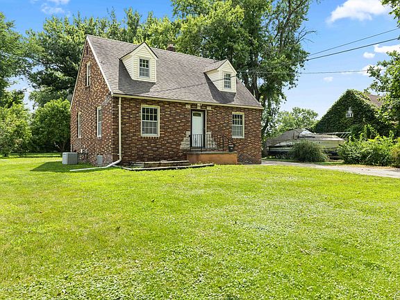 2nd image of 1608 Southlawn Dr
