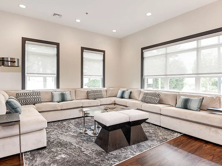 Windsor Herndon offers plenty of gathering spaces for our residents and their guests.