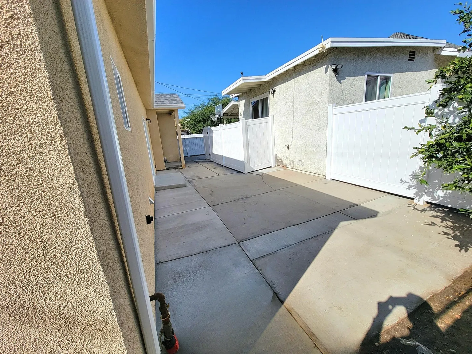 2 bed, 780 sqft, $3,200 — Photo 3
