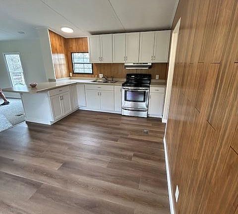 5th image of 140 Midway Cir