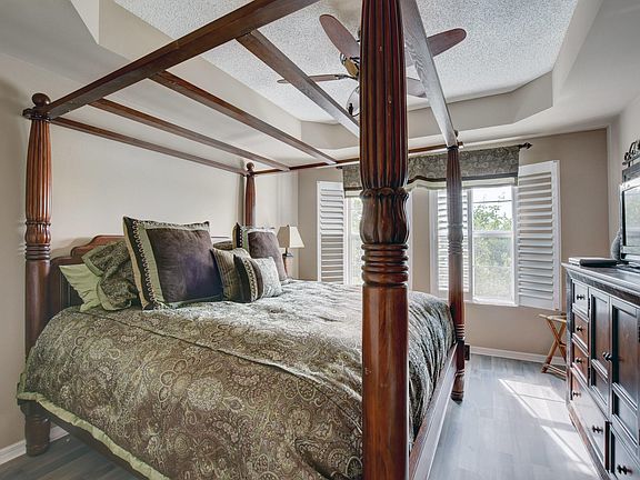 3rd image of 4401 Tuscany Way Unit 4401