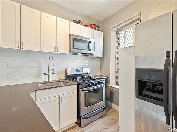 3rd image of 941 Jerome Avenue #1011F