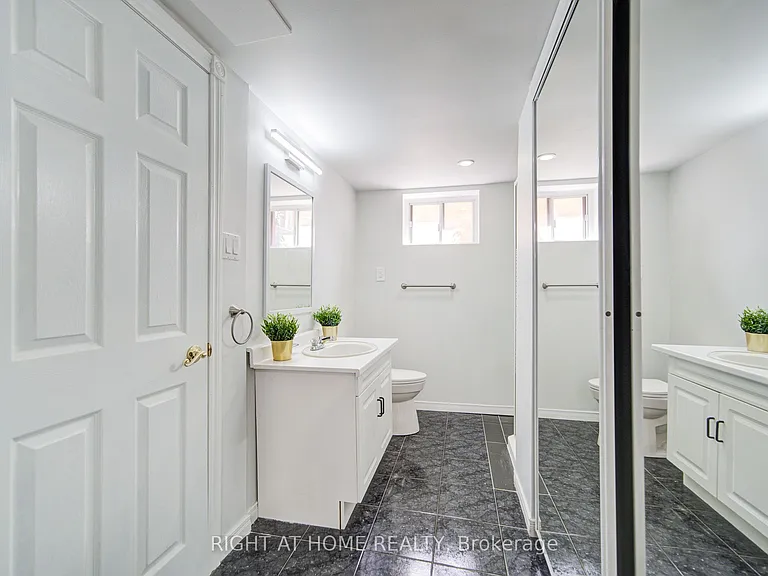 326 Jaybell Grv — Photo 13