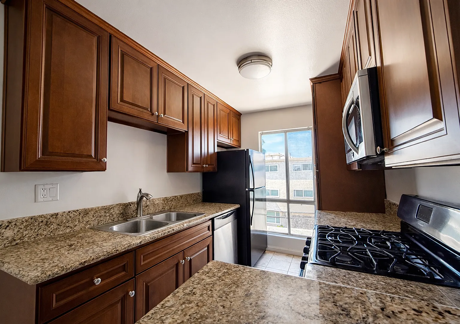 1831 Camden Ave. — Photo 4