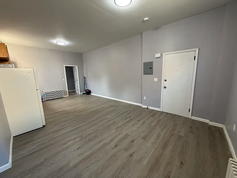423 Baldwin Ave #1 — Photo 7