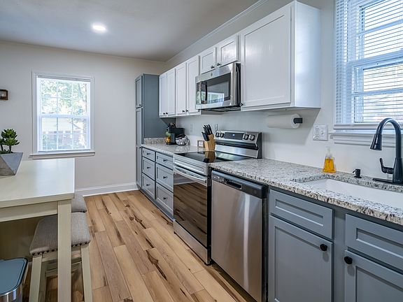 3rd image of 3926 Brennan Dr