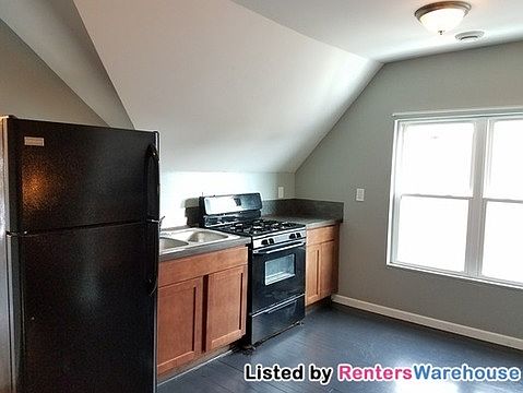 5th image of 1087 Randolph Ave