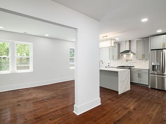 5th image of 711 E Phil Ellena St