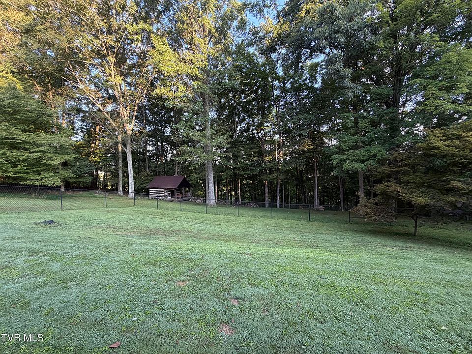 2nd image of 3744 Arrowhead Trl