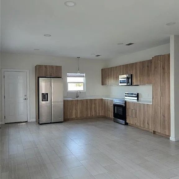 2912 E Israel Ave #D — Photo 6