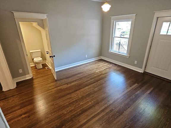 4th image of 109 1st E