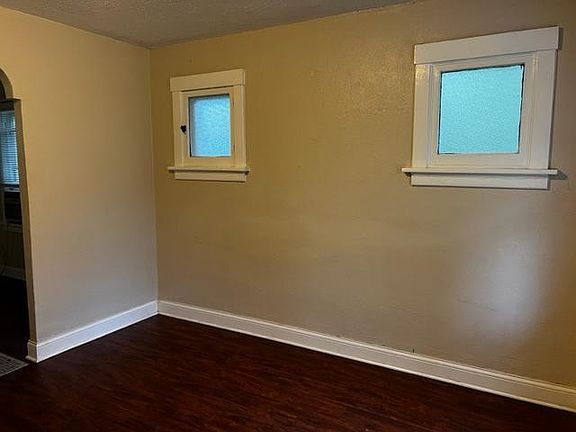 3rd image of 1425 Sanford Ave