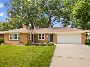 11 Kettering Ln, Lemont, IL 60439