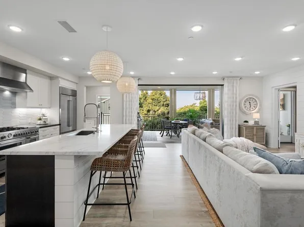 800 Grand Ave Unit 206, Carlsbad, CA 92008
