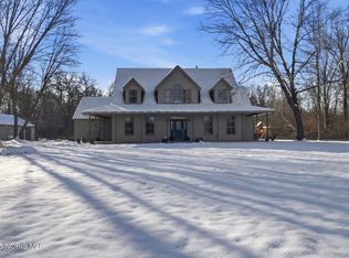 9627 Dorr St, Holland, OH 43528