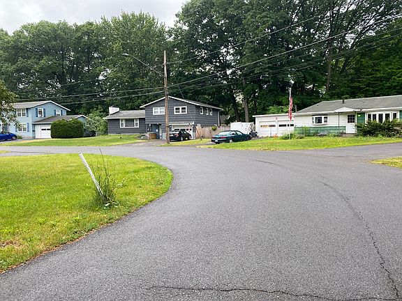 5th image of 219 Park Ln
