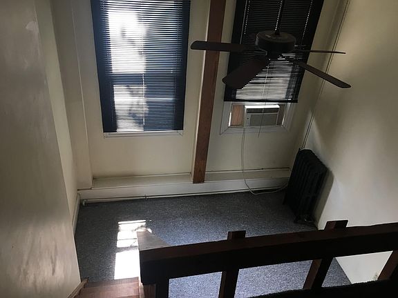 2nd image of 216 Warner St #6