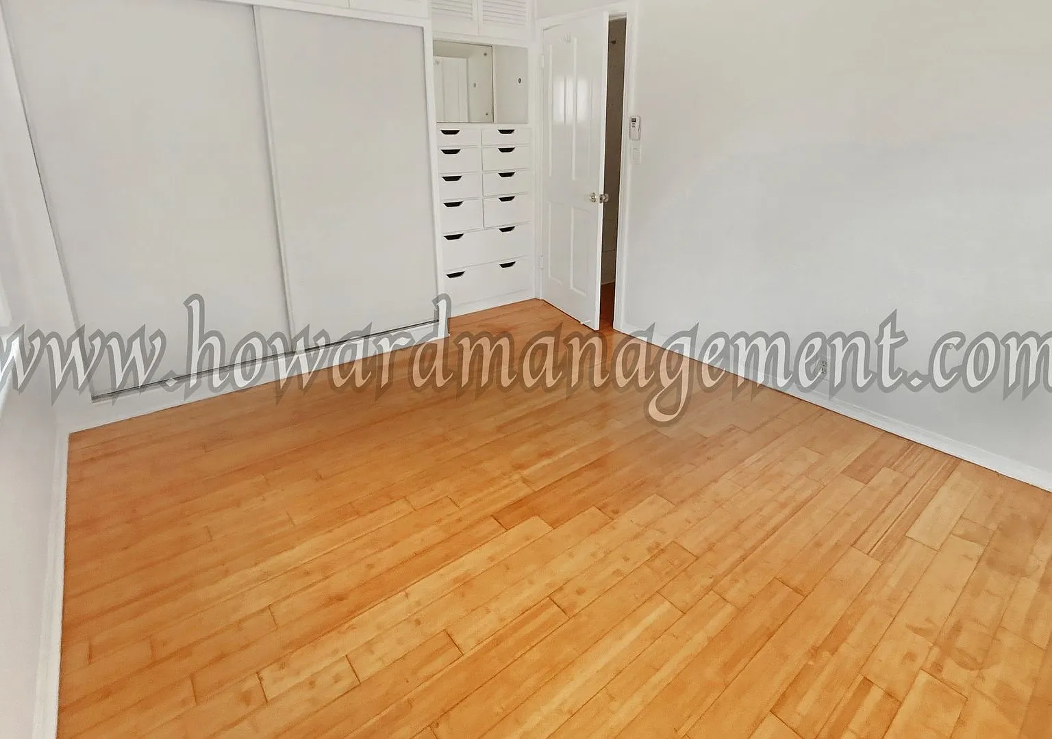 590 Rossmore — Photo 4