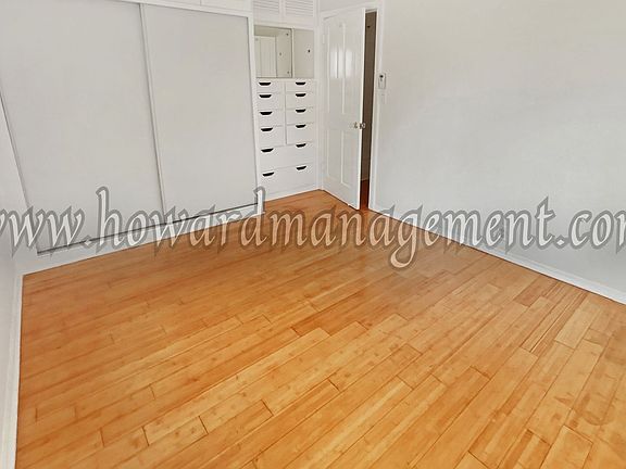 4th image of 590 N Rossmore Ave APT 11