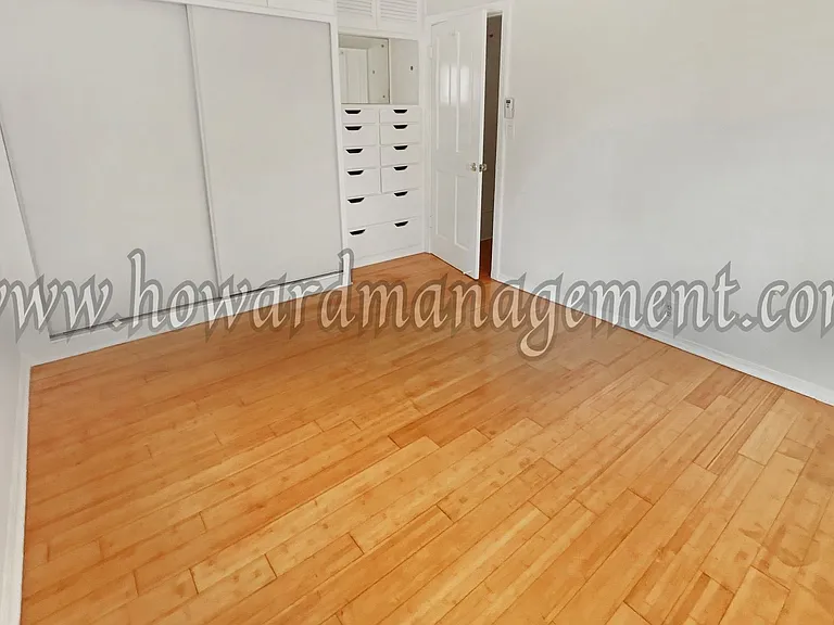 590 Rossmore — Photo 4