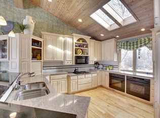 5480 Howards Point Rd, Shorewood, MN 55331