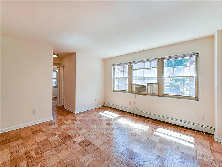 Alpha House — Photo 12