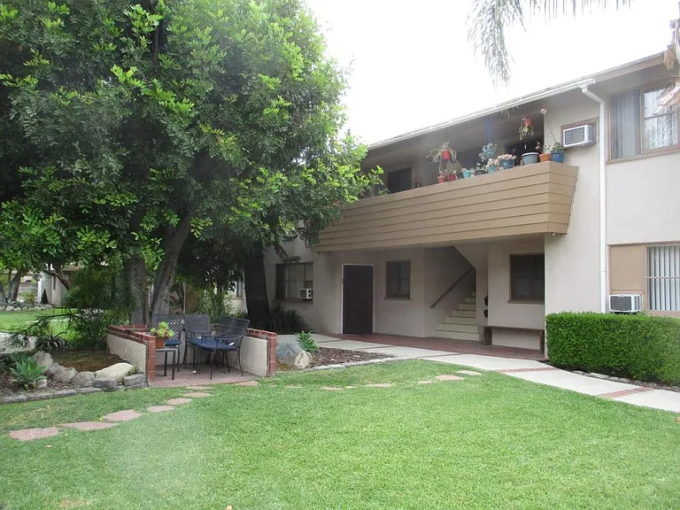 1240 S Marengo Ave #2 — Photo 2
