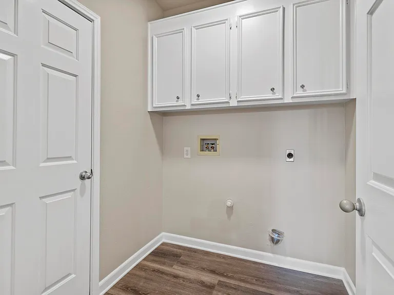 1527 Lakeview Dr — Photo 12