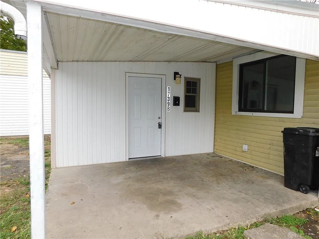 1 bed, 1.0 bath, $875 — Photo 3