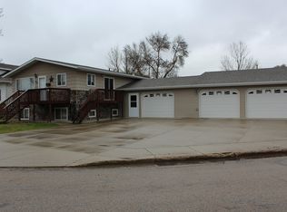 609 S 13th St, Bismarck, ND 58504